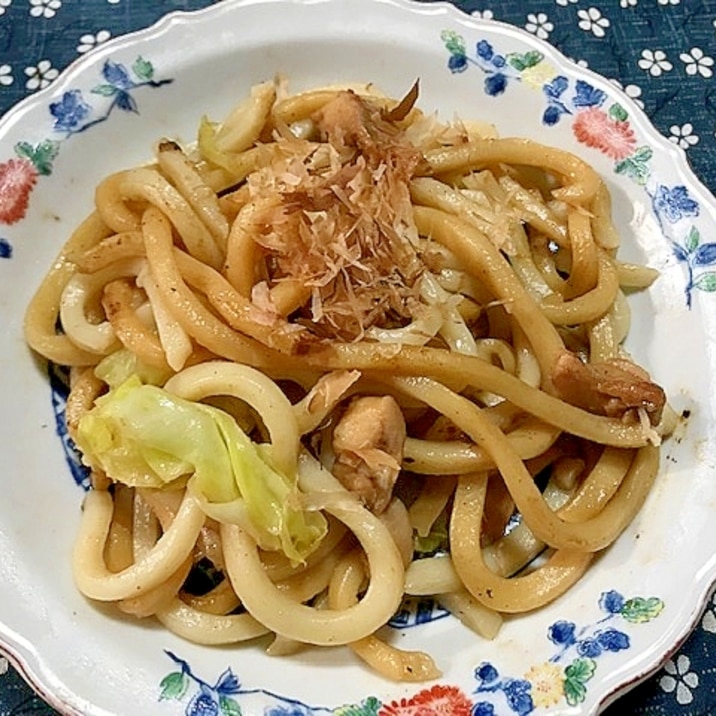 鶏肉とキャベツの焼きうどん